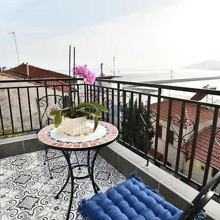 Golden Sea View - Old Town Apartman