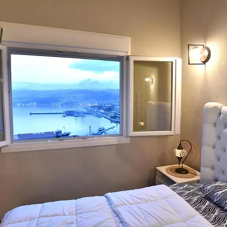 Golden Sea View - Old Town Apartment *